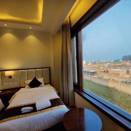 Mds Royal Resort Tulsipur Exteriér fotografie