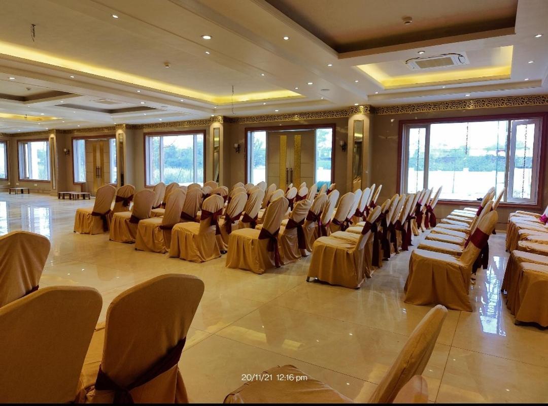 Mds Royal Resort Tulsipur Exteriér fotografie