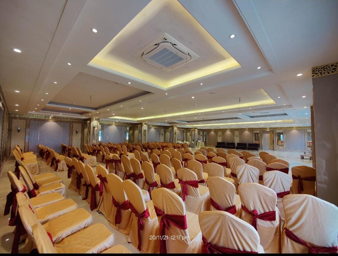 Mds Royal Resort Tulsipur Exteriér fotografie