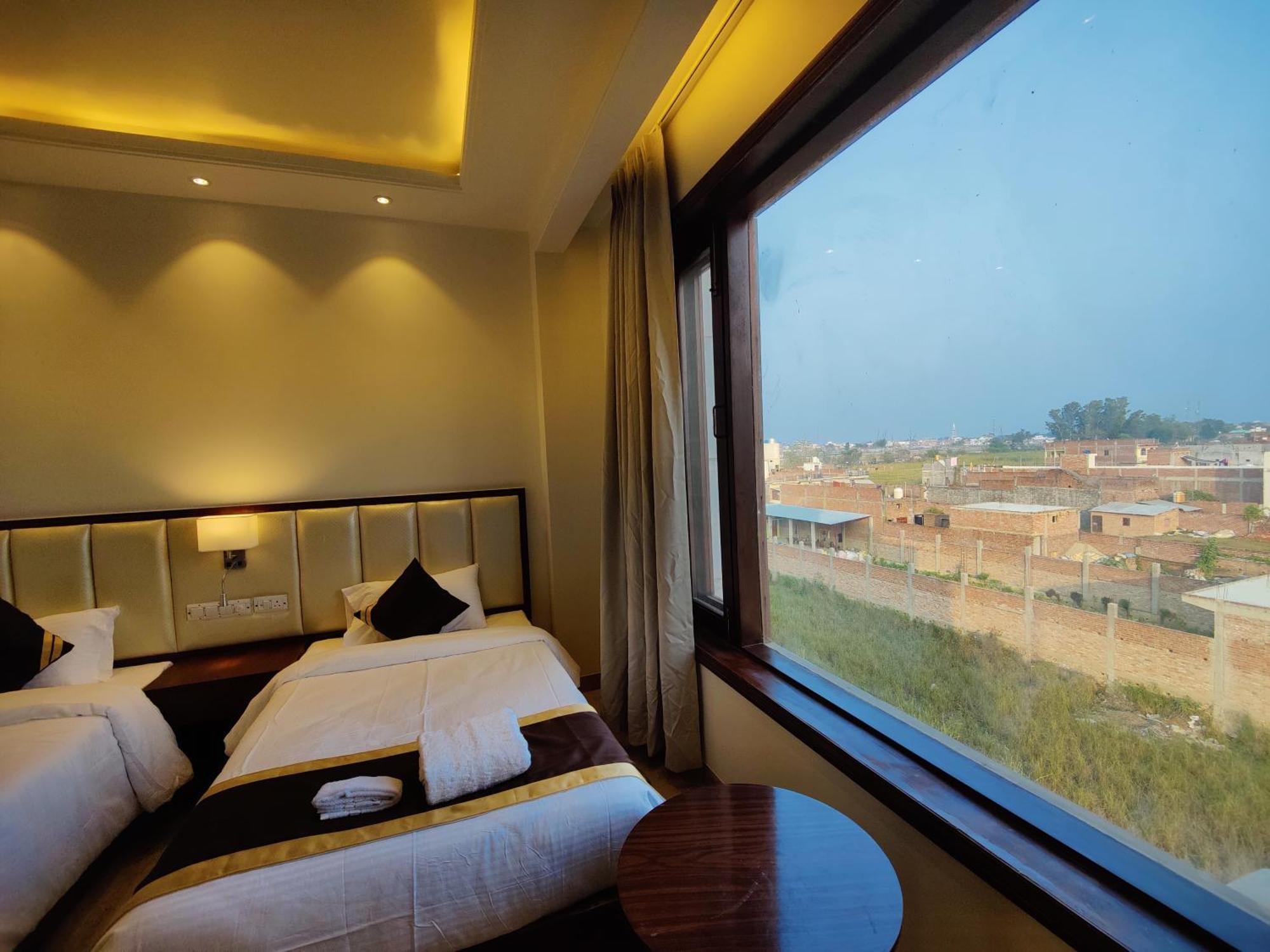 Mds Royal Resort Tulsipur Exteriér fotografie