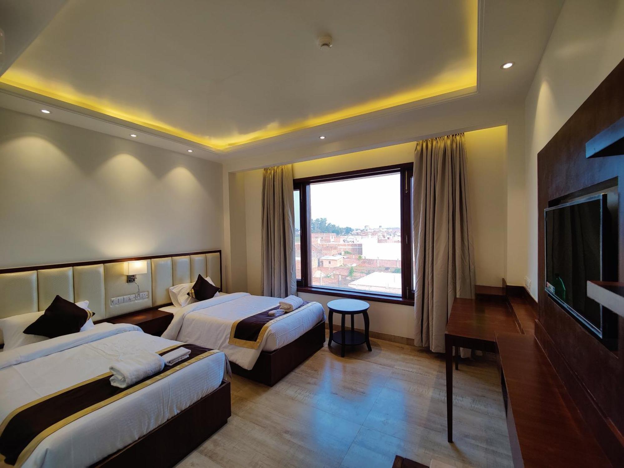 Mds Royal Resort Tulsipur Exteriér fotografie